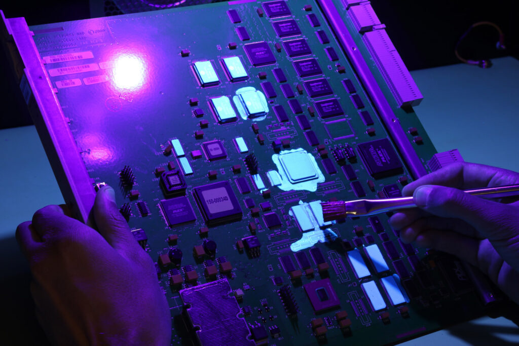 Letrero Rework Under Control UV BOOTH - UV Inspection & Rework Station | GEN3 - ASI Technologies